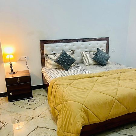 Amrita Residency Villa Varanasi Eksteriør billede